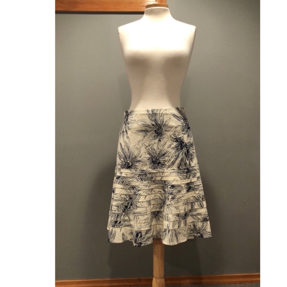Anthropologie Dresses & Skirts - ✨HOST PICK!!✨ Anthropologie Skirt, Viola, Size 0